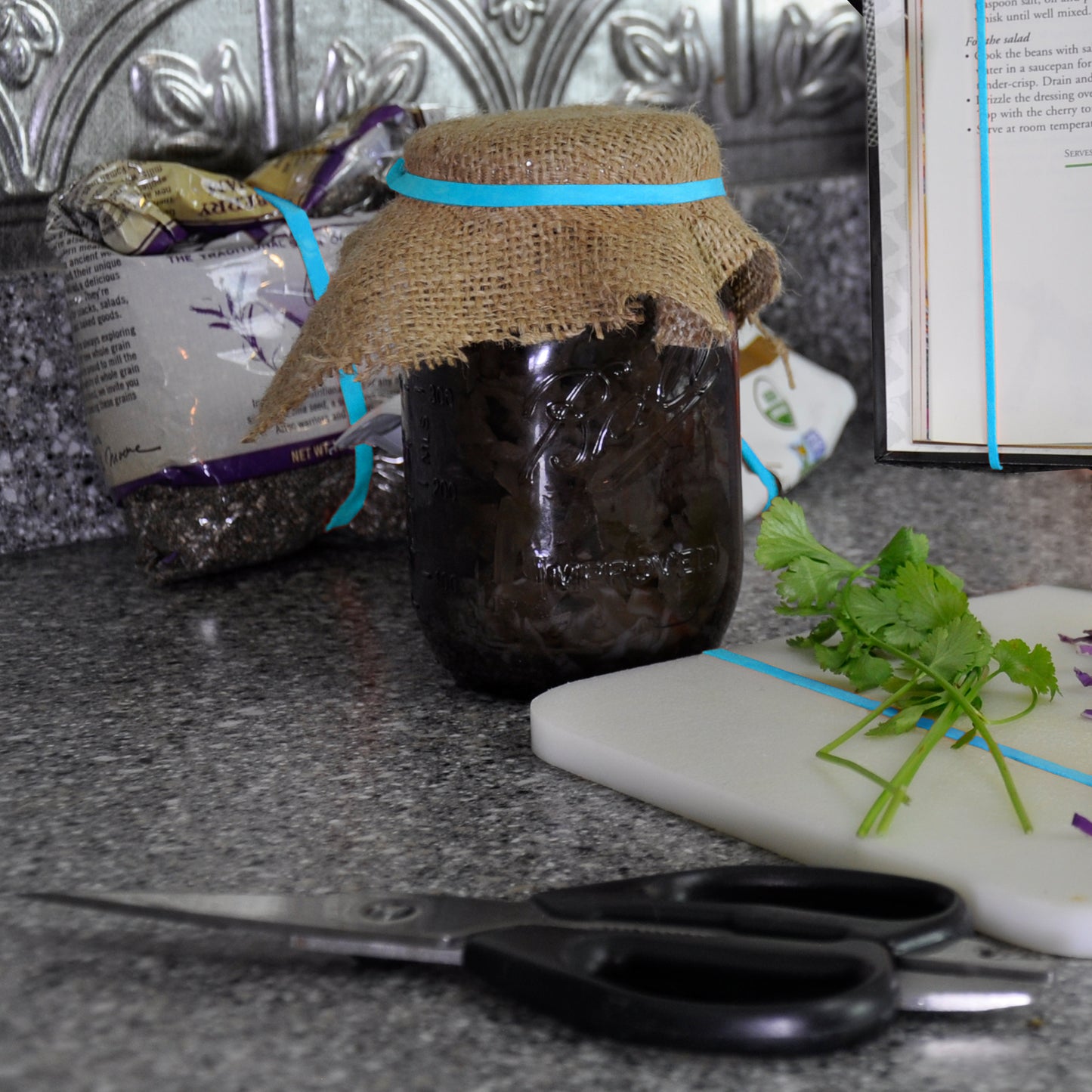 Alliance Non-Latex with Antimicrobial Protection Rubber Bands, Size #64 (3-1/2" x 1/4"), Cyan Blue